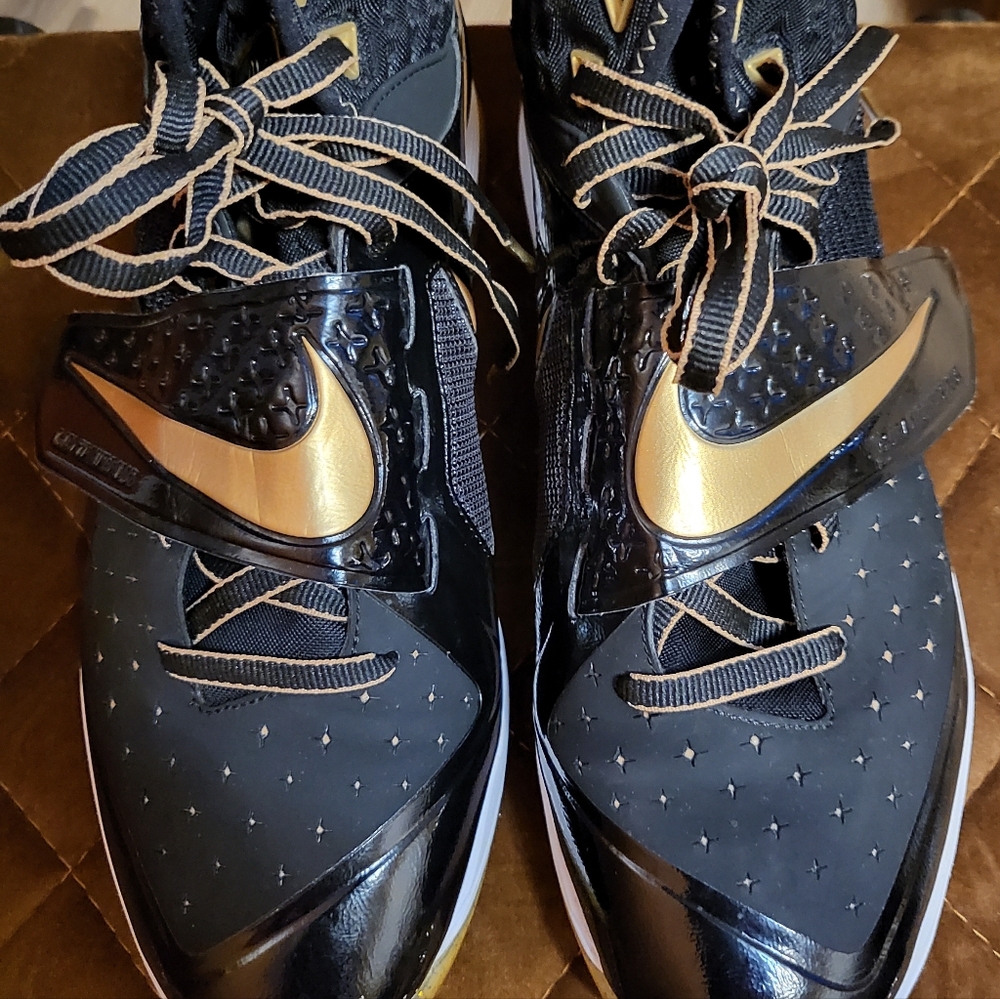 NIKE CJ81 Trainer Max Sneakers Size 10.5 Deep Black & Metallic Gold Pre-owned